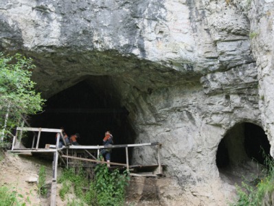 Ալթայան Ստրաշնայա քարանձավում հայտնաբերվել են հնագույն մարդկանց   50 հազար տարեկան ոսկորներ