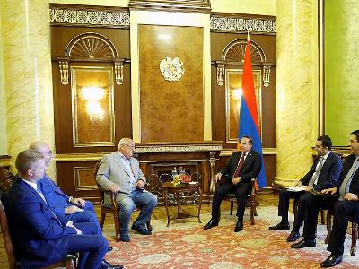 Վարչապետը ՌԴ-ից ժամանած մի խումբ ներդրողների հետ քննարկել է մի քանի խոշոր ծրագրեր