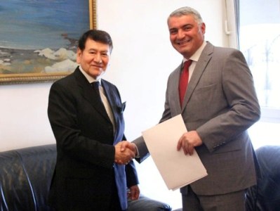 Armenia Deputy FM and Peru ambassador confer on collaboration