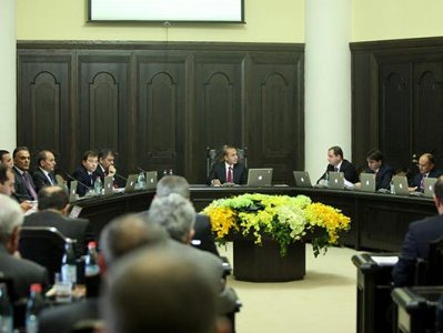 Կառավարության նիստի օրը փոխվել է. Վարչապետը մեկնում է արձակուրդ