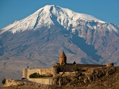 Սերբական պարբերական. Հայերը չեն հավատում Արեւմուտքին եւ պայքարում են իրենց արժեքների համար
