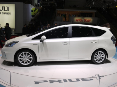 Toyota предствит гибрид Prius в сентябре