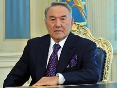 Назарбаев объяснил девальвацию национальной валюты просьбами бизнеса