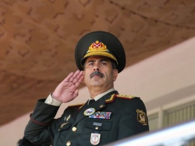 Azerbaijani Defense Minister checks combat readiness of troops