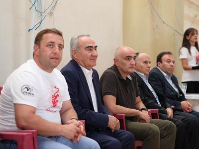 Председатель НС Армении: Я специально веду заседание парламента так, чтобы возник спор