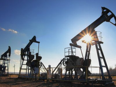 Нефть продолжает дешеветь восьмую неделю подряд