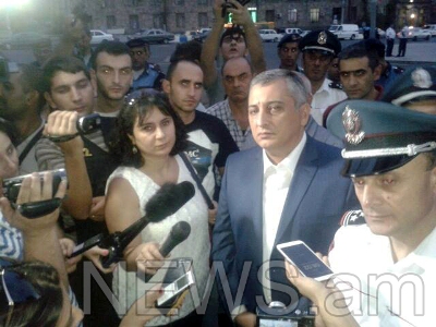 Акция протеста в Ереване: Полицейский публично не попросит прощения