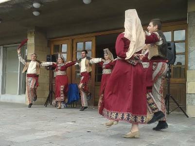 «Կարին» երգի ու պարի համույթը Գավառի մանկատան սաների համար բաց դաս է անցկացրել (ֆոտո)