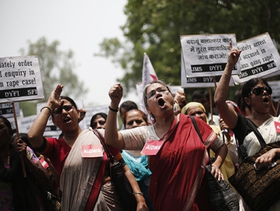 Հնդկաստանում գյուղական ժողովում 2 քույրերին դատապարտել են բռնաբարության՝ նրանց եղբոր արարքի պատճառով