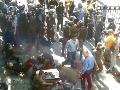 Կիեւում մոտ 30 ցուցարարի են ձերբակալել