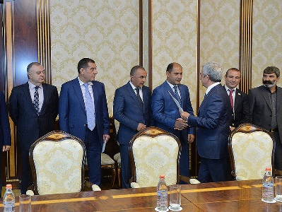 Նախագահը ոնց ասի, ըտենց էլ պիտի անենք. «Յուվեցի Կարոն» Սահմանադրության նոր նախագծի մասին