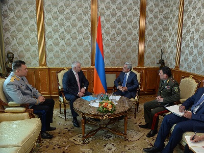 Նախագահականում Կոզիկի հետ քննարկել են սահմանի պաշտպանության հարցերը