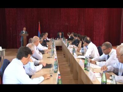 Прошло условное выездное заседание Правительства Армении