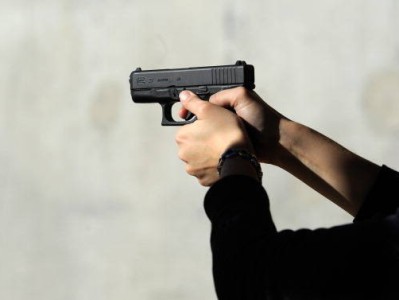 В Душанбе неизвестная вооруженная группа расстреляла блокпост на въезде в город