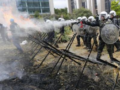 Тысячи фермеров протестуют в Брюсселе