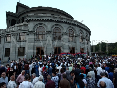 В Ереване началось шествие против подорожания электроэнергии