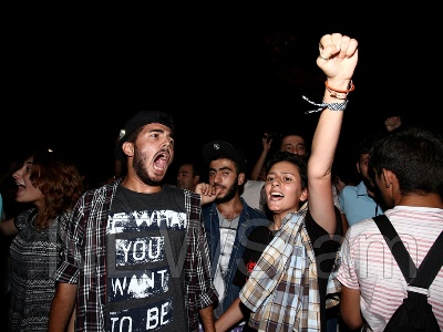 Armenian police set time for protestors to open Baghramyan Avenue till 5 a.m. (PHOTOS)