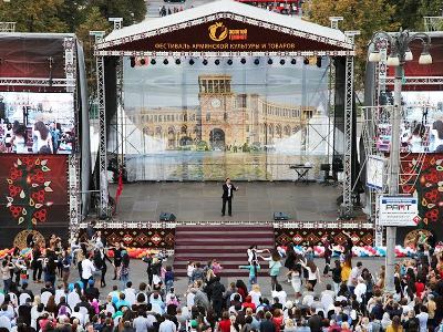 Մոսկվայում անցկացվել է «Ոսկե նուռ» հայկական արտադրության ապրանքների հերթական տոնավաճառ-փառատոնը