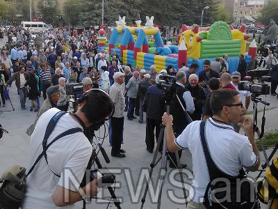 Գյումրիում մեկնարկել է «Ոչ»-ի ճակատի առաջին հանրահավաքը (ֆոտո)
