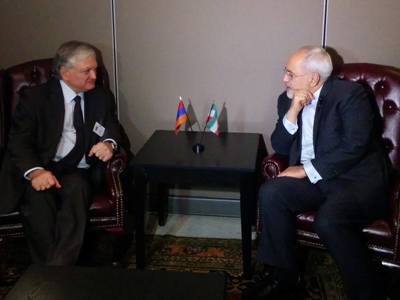 Armenia and Iran FMs discuss relations