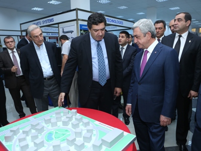 Սերժ Սարգսյանն այցելել է «ԴիջիԹեք էքսպո-2015» տեխնոլոգիական ցուցահանդես (ֆոտո)