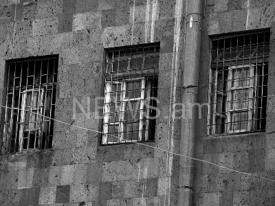 Հոգեբուժարանում 38-ամյա կնոջը ճաղավանդակից շարֆով կախված են գտել