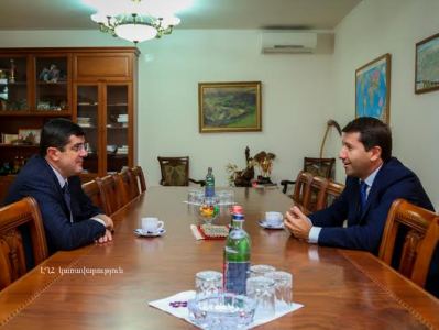 Омбудсмен Армении и премьер-министр НКР обсудили вопросы защиты прав человека