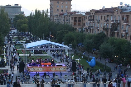 «Էրեբունի-Երեւան». Կասկադում իշխում էր ջազը (ֆոտո)