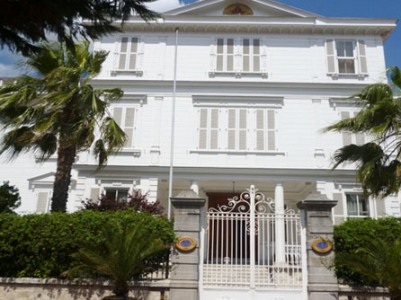 Armenian Patriarchate of Constantinople stoned by unidentified persons
