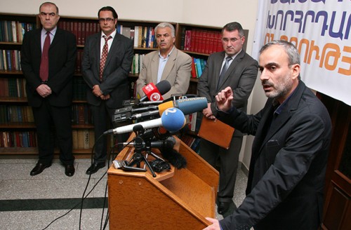 «168 ժամ». Ո՞ւմ համար է ճանապարհ բացում «Նոր Հայաստանը»