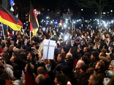 В Дрездене около 8 тыс. человек приняли участие в митинге против беженцев