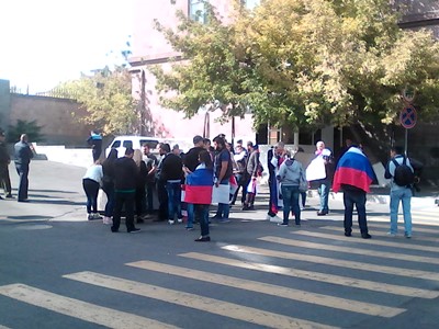 Սիրիահայերը ՌԴ դեսպանատան մոտ շնորհակալություն հայտնեցին Պուտինին (ֆոտո)