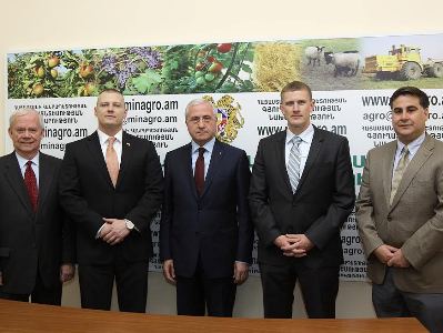 Պետք է վերազինել անասնաբուժական լաբորատորիաները, նաեւ համարակալել կենդանիներին. գյուղնախարար