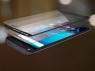 Motorola представила первый в мире смартфон с небьющимся экраном