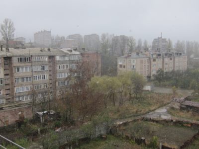 Վանաձորում տեղում է առաջին ձյունը (ֆոտո)