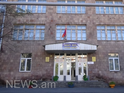 Երեւանի թիվ 122 հիմնական դպրոցի շենքը 3-րդ կարգի վթարային է, անհրաժեշտ է անհապաղ վերանորոգում (ֆոտո)