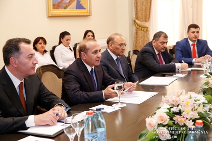 «168 ժամ». Մարդիկ վատ են ապրելու, պաշտոնյաները՝ ավելի լավ