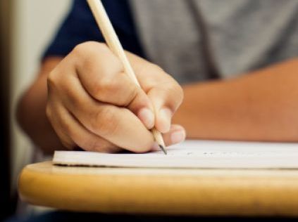В РФ миграционная служба отправляет слепоглухонемую гражданку Армении сдавать экзамен по русскому языку