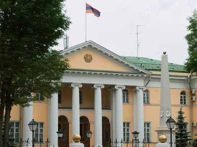 Суд Тулы определит меру пресечения в отношении водителя перевернувшегося автобуса из Еревана