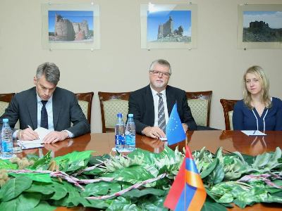 ЕС готов внести вклад в переговоры по карабахскому урегулированию
