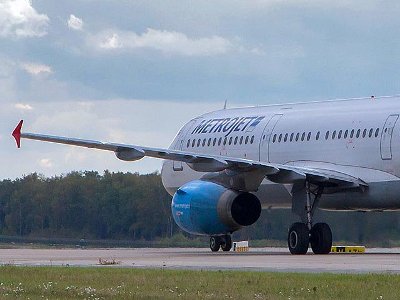 В Пулково самолет «Когалымавиа» повредил стойку шасси