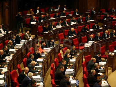 Armenia Parliament pays respects to victims of recent terrorist acts