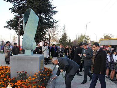 Ֆրանսիայի հետ համերաշխության լռության րոպե՝ Արցախում (ֆոտո)
