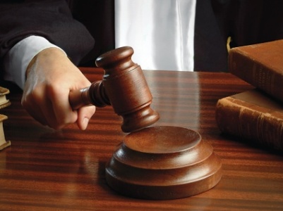 Պայմանագրային զինծառայողը կողոպտել է տարեց կնոջը եւ ընկերոջը. գործը դատարանում է
