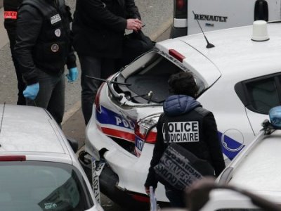 Полиция обнаружила квартиру смертника, взорвавшего себя в Париже