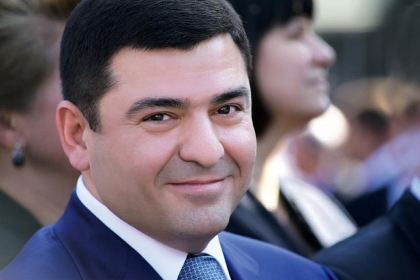 «ՀԺ». «ՍԱՍ»-ի Արտակն իր աշխատողներից պահանջել է 8-ական «այո» բերել, իսկ չբերողներին կազատի աշխատանքից
