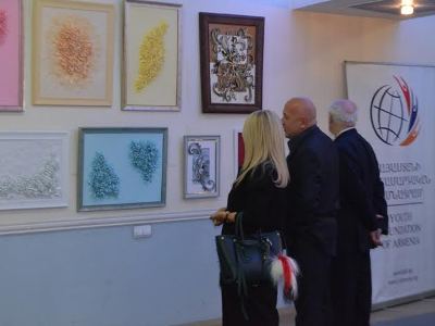 В Ереване открылась выставка работ в технике квиллинг