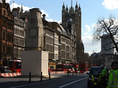 Брат канцлера Британии отстранен от врачебной практики
