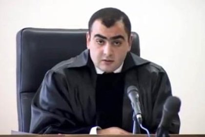 «Հրապարակ». Կարիերայի թռիչք՝ «վերեւների» թեւերով. Ուզունյանի «տակը փորել է» «Կրակեմ Հրաչի» որդին