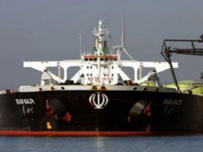Первый танкер с иранской нефтью направился в Европу